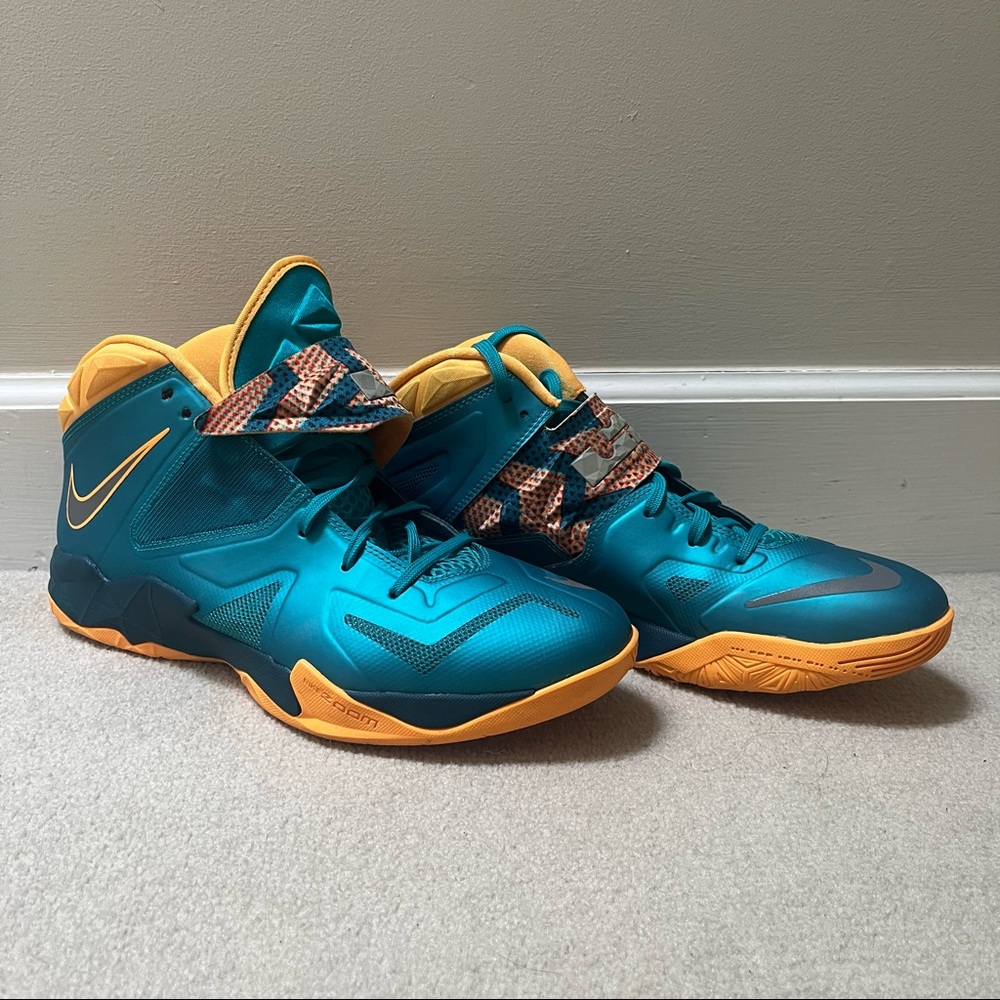 Nike LeBron Basketball Shoes